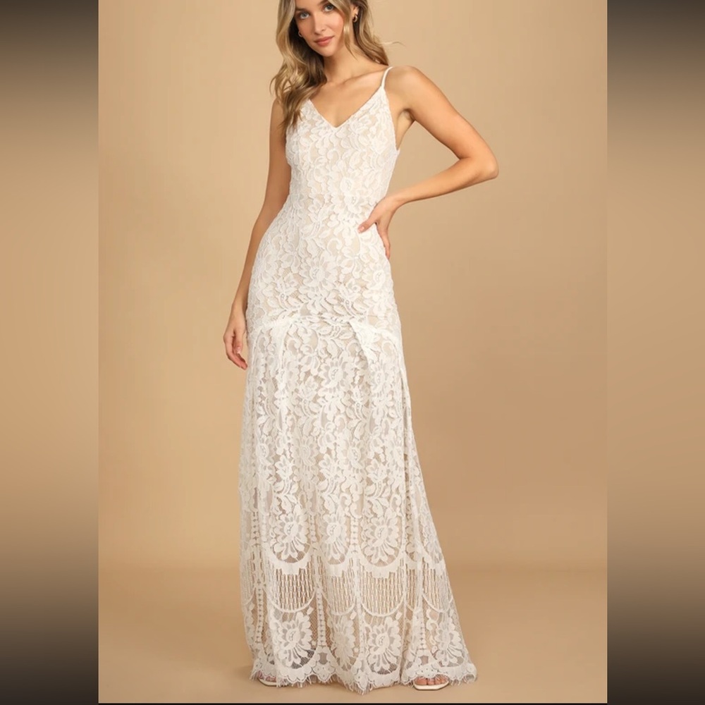 NWT Lulu’s Flynn white lace wedding gown, sold out in this size!